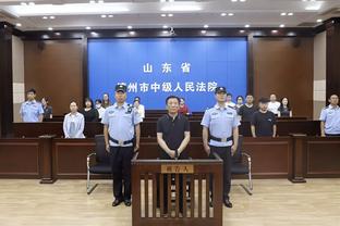 东契奇嘴巴被浓眉打到受伤 擦着血找裁判理论？